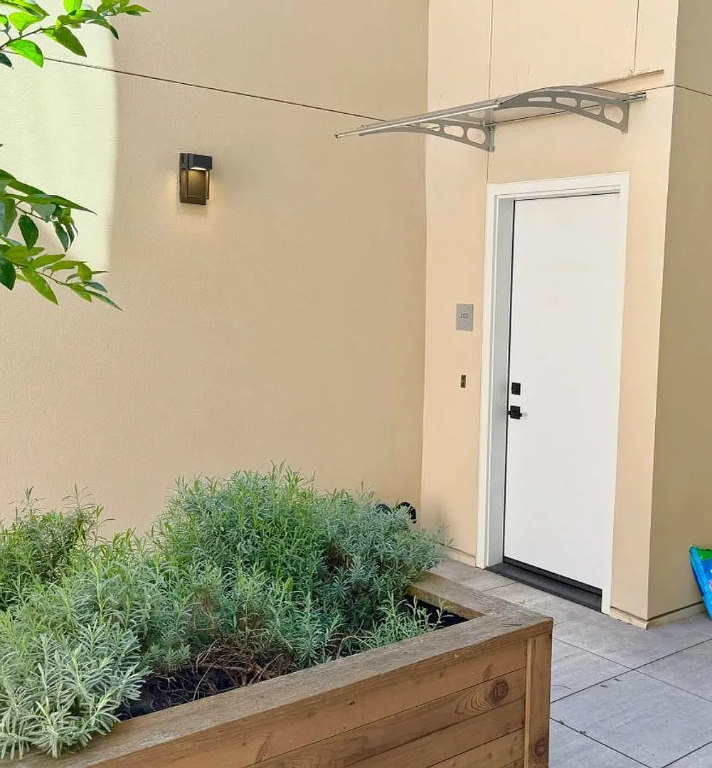 $4,595 / 3br - 1040ft2 - Modern Architecture 3 Bedroom, 2 Bath Condo with Garage Parking — Photo 4
