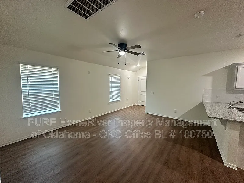 3 bed, 2.0 bath, 1250 sqft, $1,625 — Photo 3
