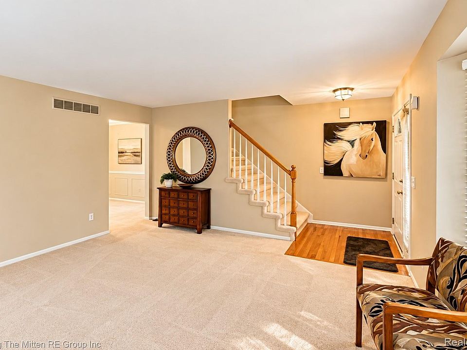 7025 Anna Dr, photo 5