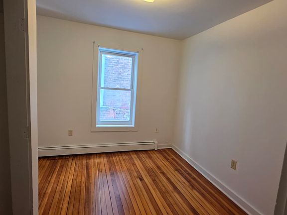 3rd image of 171 Frank St Fl 1ST
