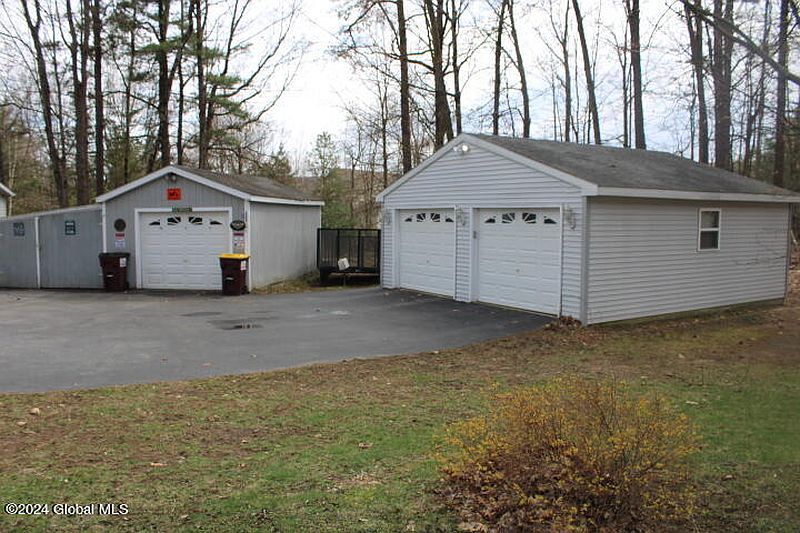 5th image of 607 Geyser Road