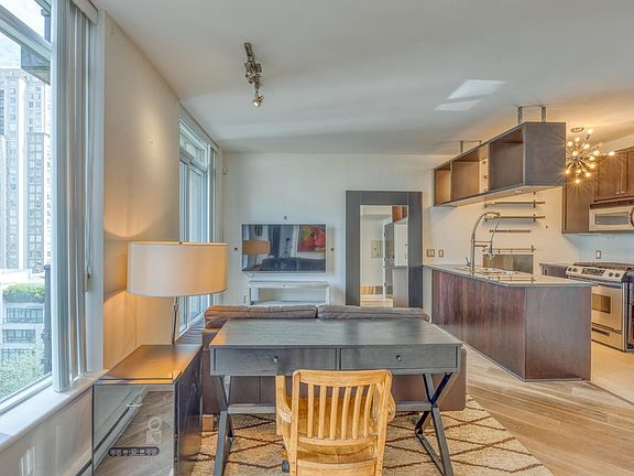 4th image of 1001 Homer St #1408