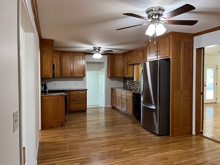 2101 Jade Dr — Photo 6
