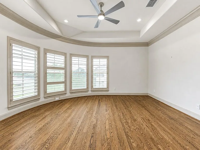 6302 Prague St — Photo 26
