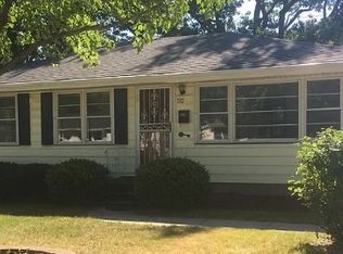 92 Southland Dr, Decatur, IL 62521