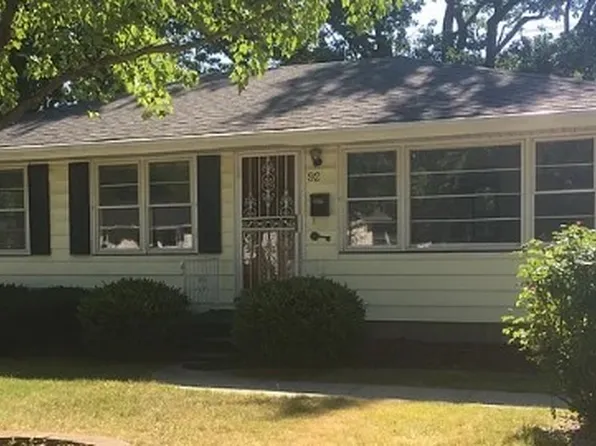 92 Southland Dr, Decatur, IL 62521