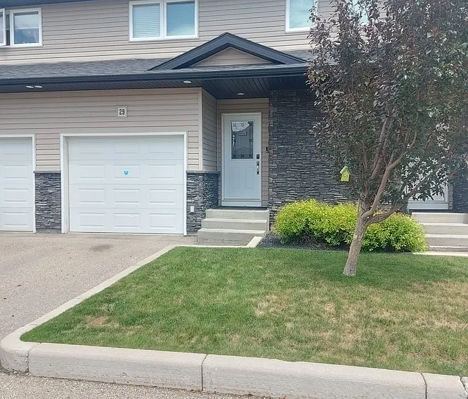 365 Dawson Cres #29 — Photo 1