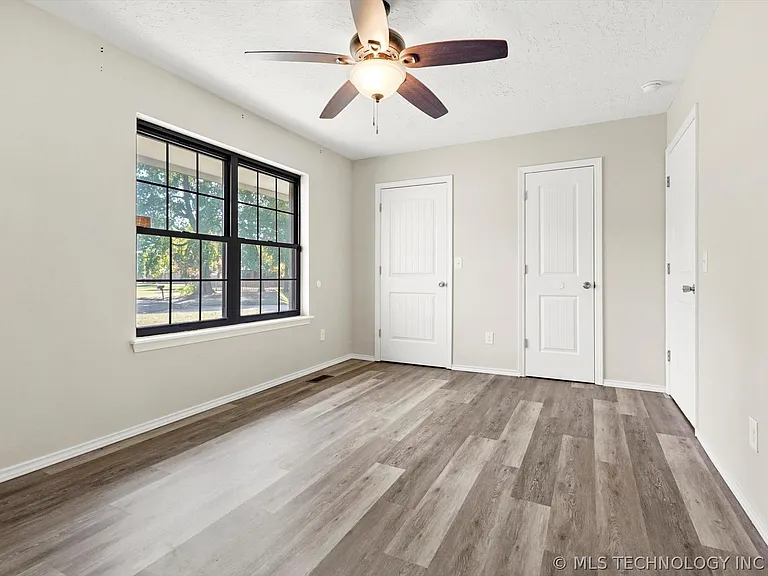 8610 Meadowood Cir — Photo 16