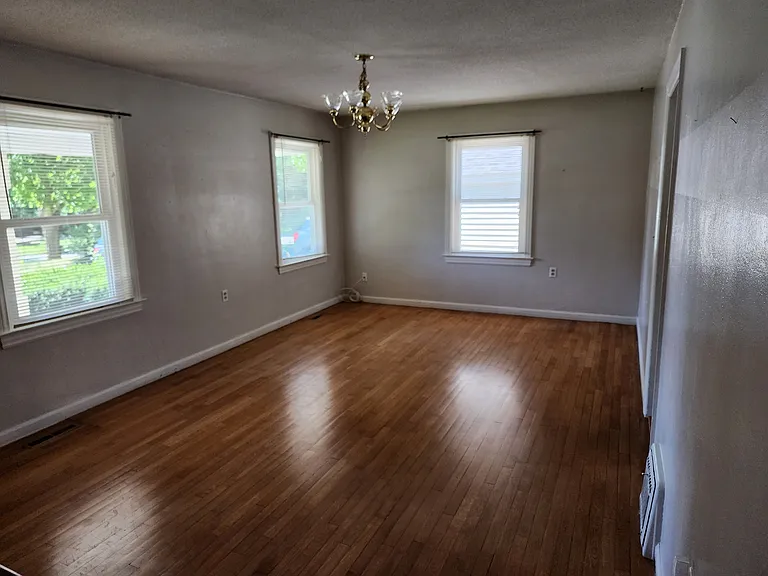 4236 Hunsberger Ave NE — Photo 8