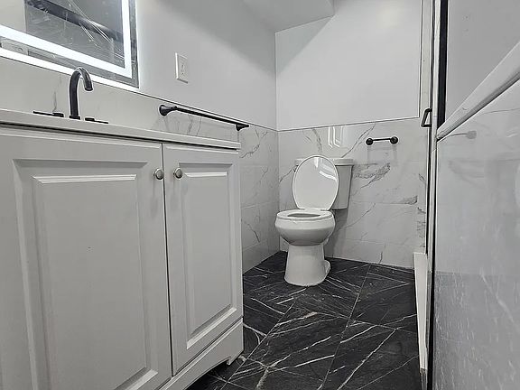 5th image of 956 43rd St #B4