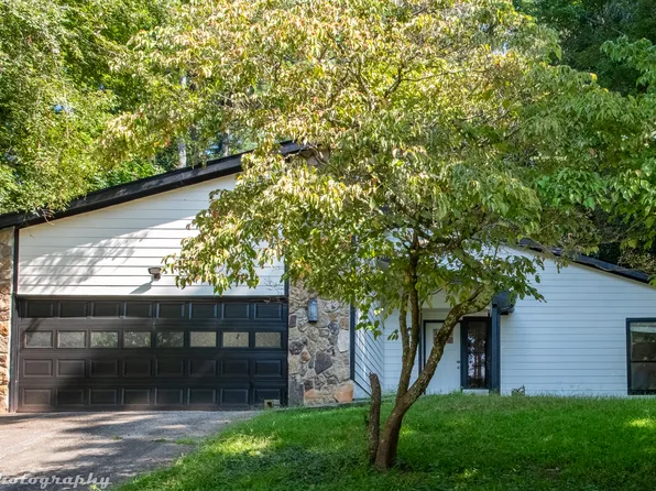 804 Faye Dr NW, Kennesaw, GA 30144