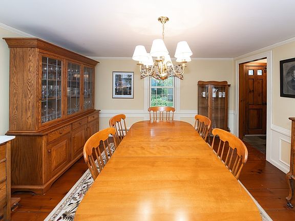 5th image of 19 George Allen Rd