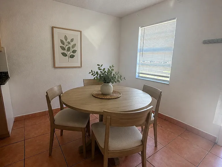 1512 Barton Rd #A — Photo 2