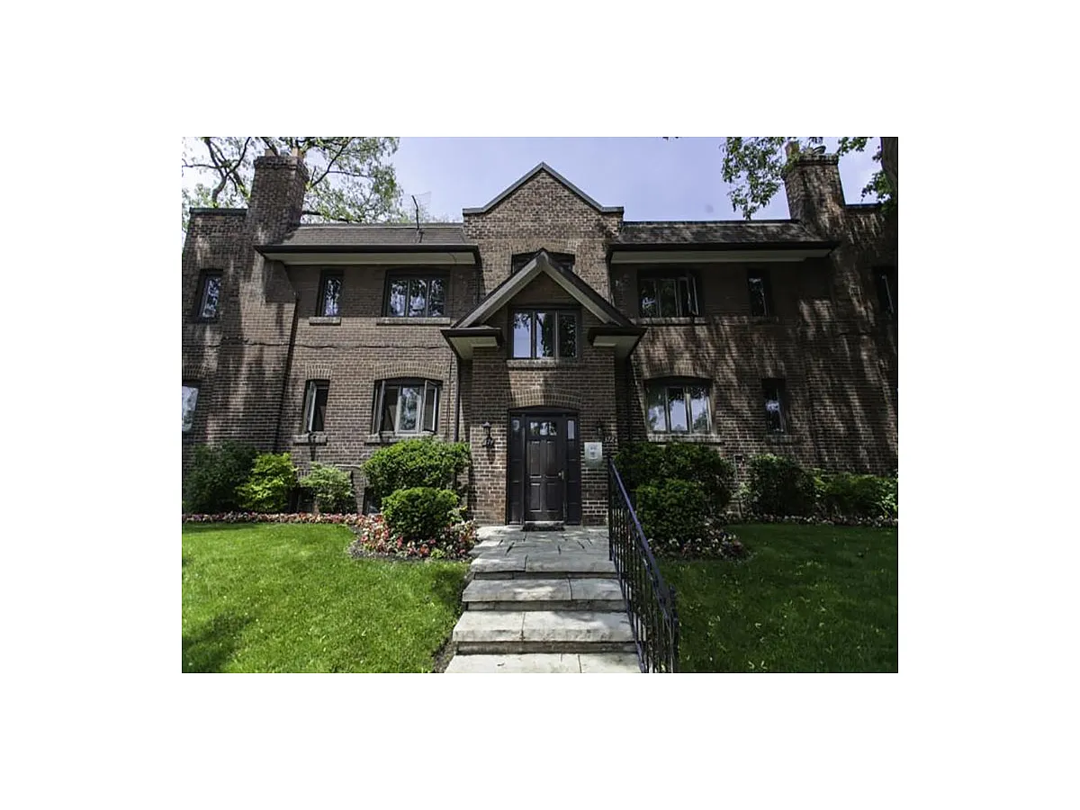 372 Davenport Rd #1348273 photo 1