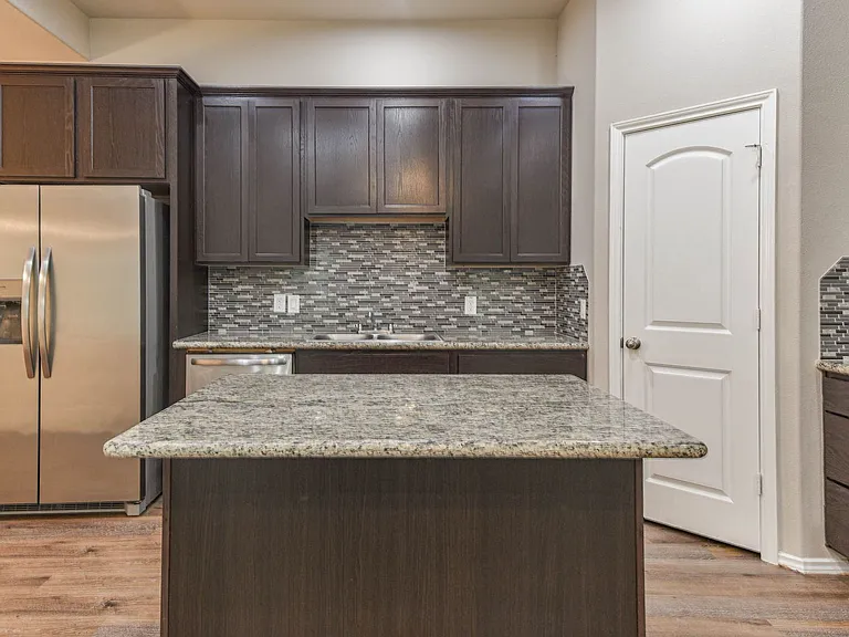 15627 Sycamore Dr — Photo 5