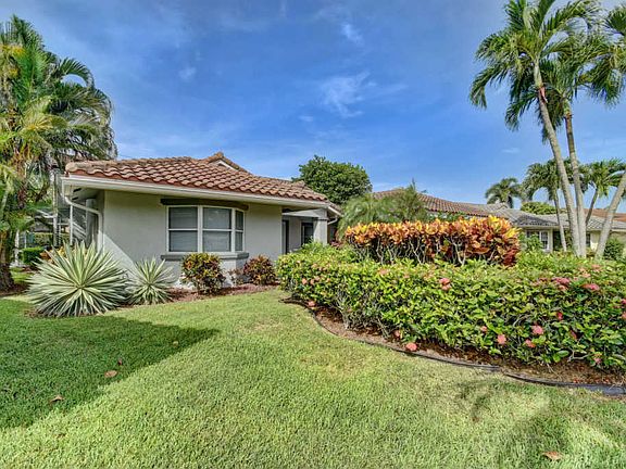 3rd image of 6116 Golf Villas Dr