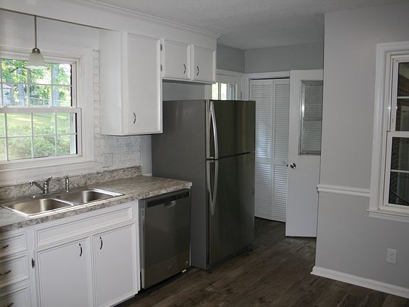 5th image of 7038 Fontana Dr
