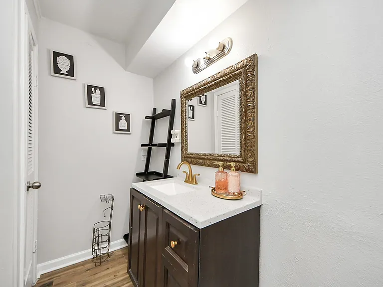 15715 Creekhaven Dr — Photo 13