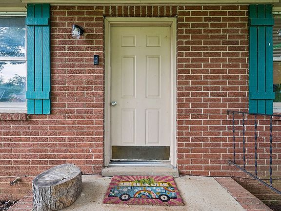 5th image of 109 Red Berry Rd