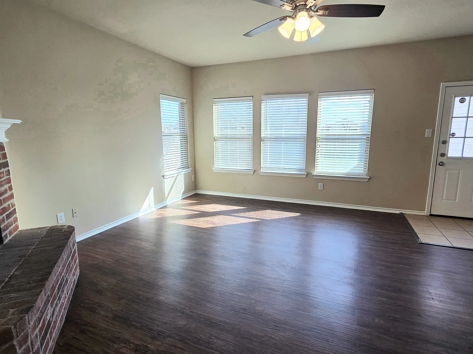 4 bed, 3.5 bath, 2946 sqft, $2,850 — Photo 4