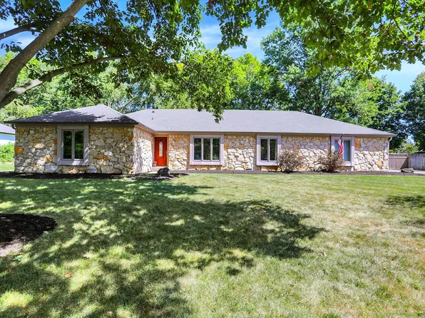 10913 Pleasantview Dr, Carmel, IN 46033