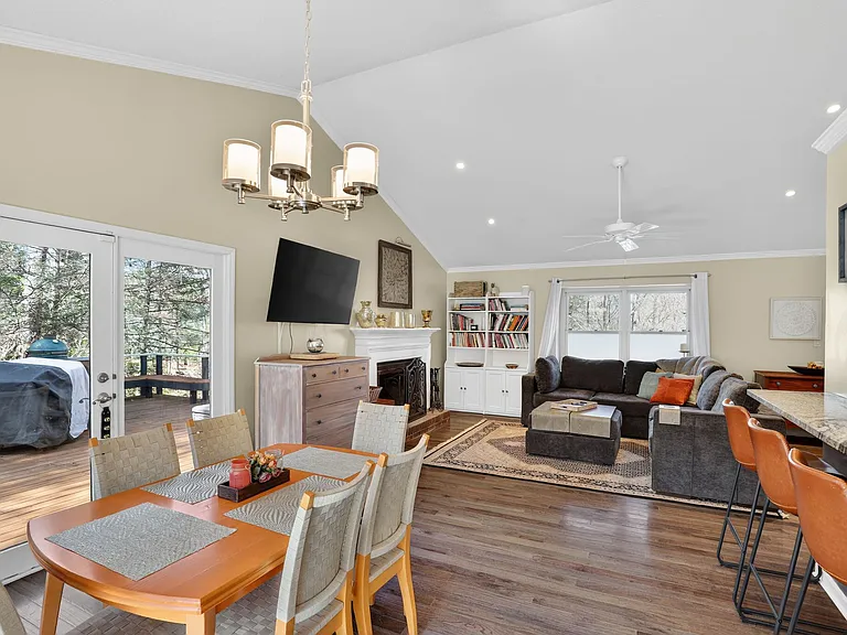 6 Hunters Ridge Dr — Photo 16