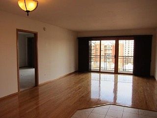 2nd image of 1636 Ashland Ave Unit 607