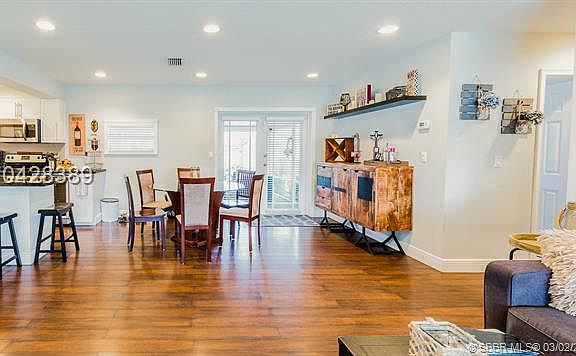 4th image of 9203 SW 49th Pl