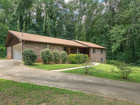 2nd image of 949 Marion Ct #3