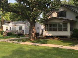307 Oak St, Green Bay, WI 54303
