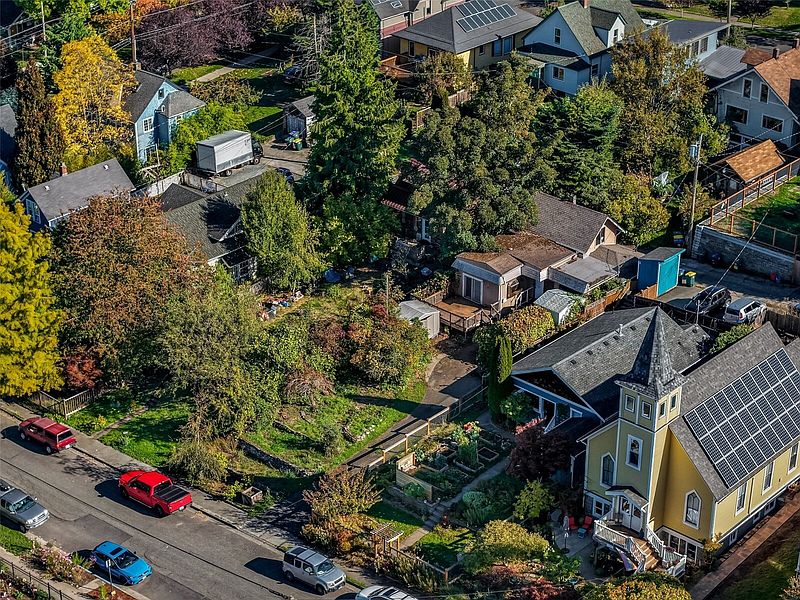 5th image of 1456 Franklin Street