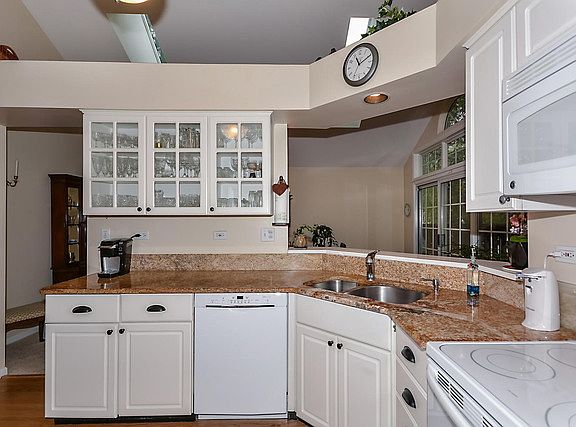4th image of 2032 N Stanton Ct #53