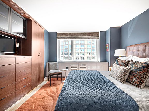 3rd image of 301 W 53rd St APT 25H