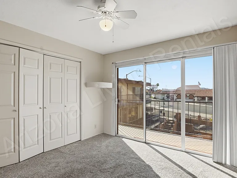 89 Acoma Blvd N #18 — Photo 13