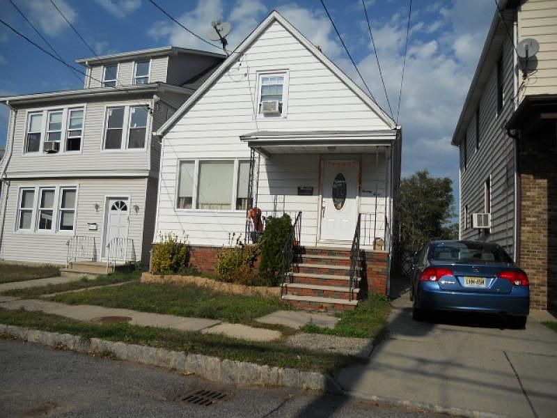 1st image of 24 Hilton St