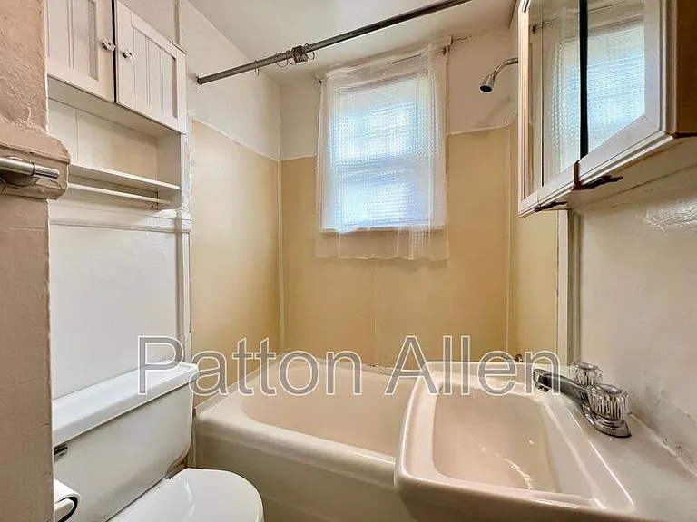 83 Edgemont Rd #1 — Photo 15