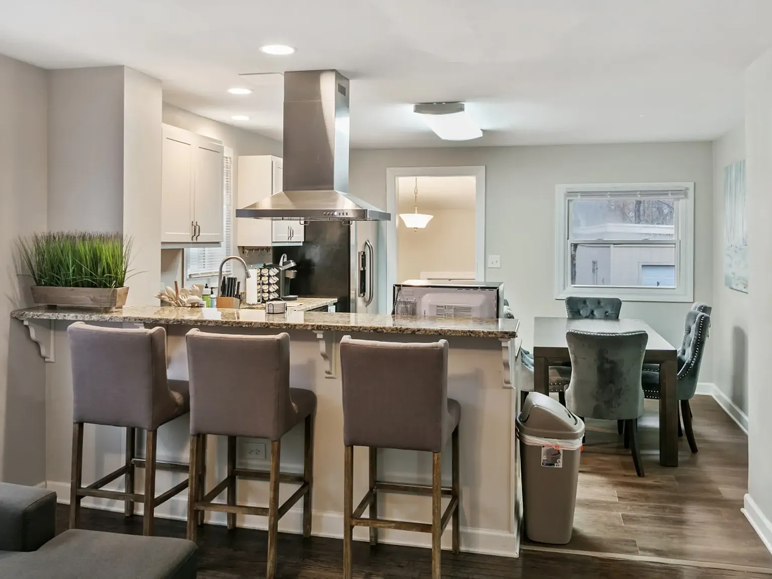 3 bed, 1500 sqft, $3,600 — Photo 2