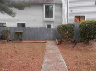 558 Country Greens Dr, Jonesboro, GA