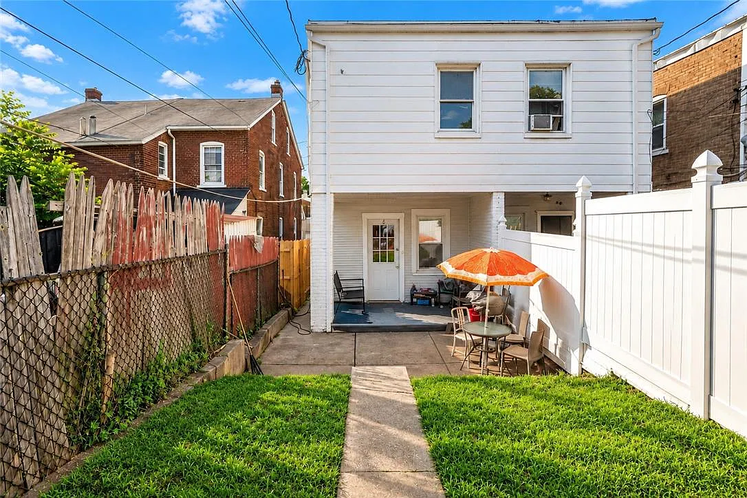 3 bed, 1.0 bath, 1844 sqft, $2,250 — Photo 3
