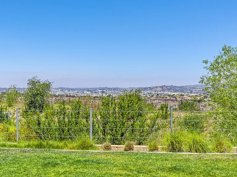 805 Blackstone Dr — Photo 5