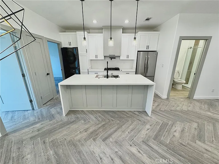 2643 Summerchase Ave #B — Photo 10