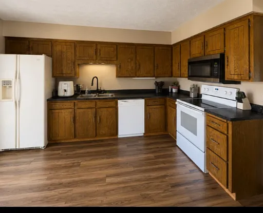 3744 Pinehill Rd — Photo 3