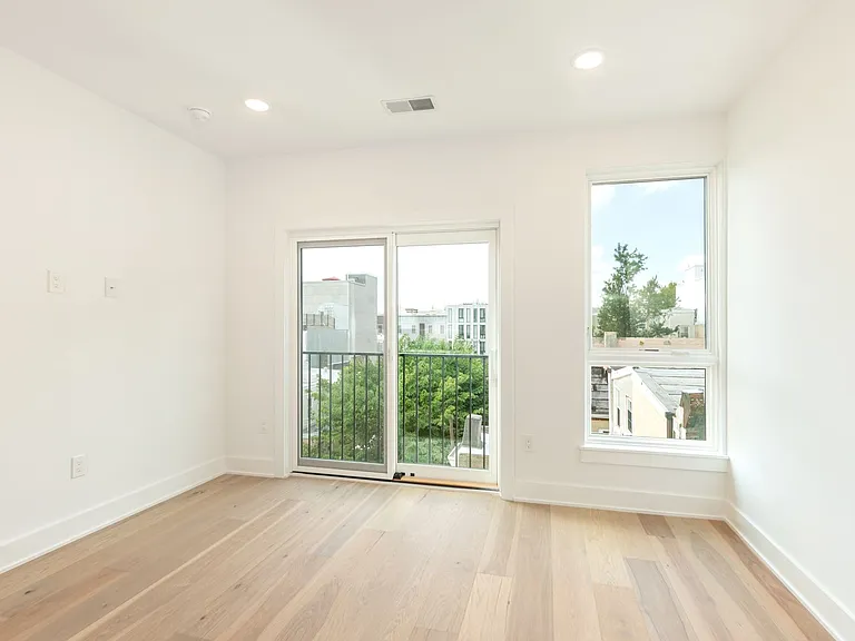 1723 Francis St — Photo 12
