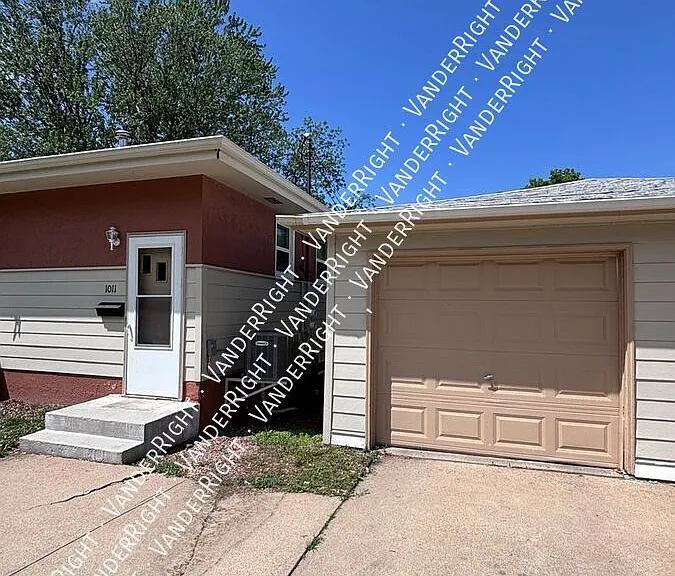 1011 S Blaine Ave — Photo 14