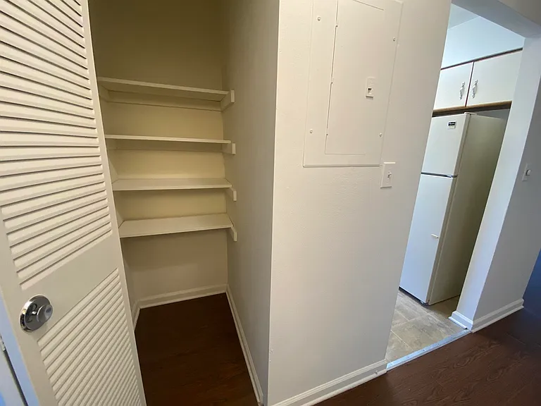 Princeton Circle West Apartments — Photo 29