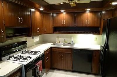 3rd image of 106 N Holiday Dr