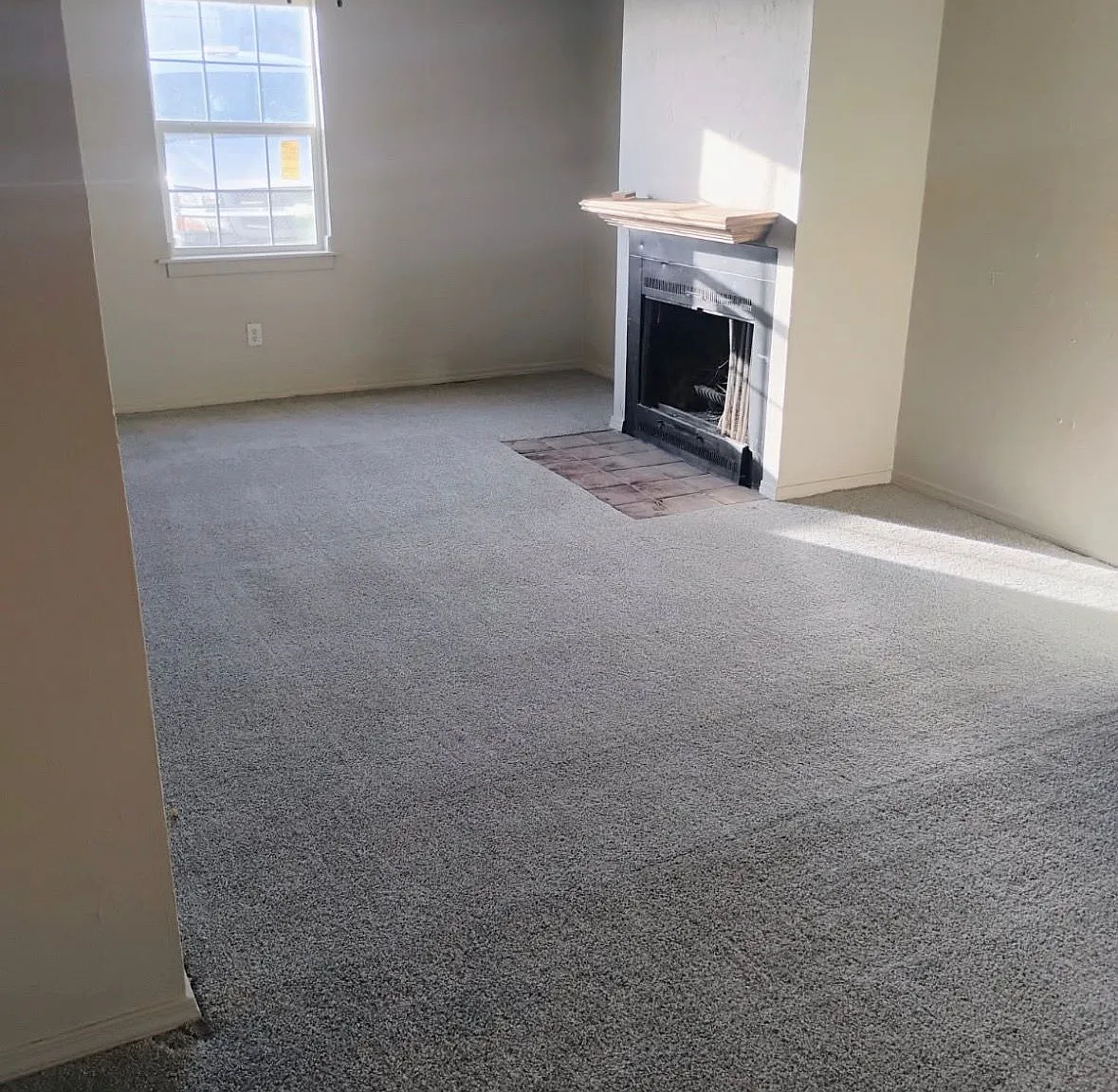 4 bed, 1.5 bath, 1642 sqft, $1,695 — Photo 1
