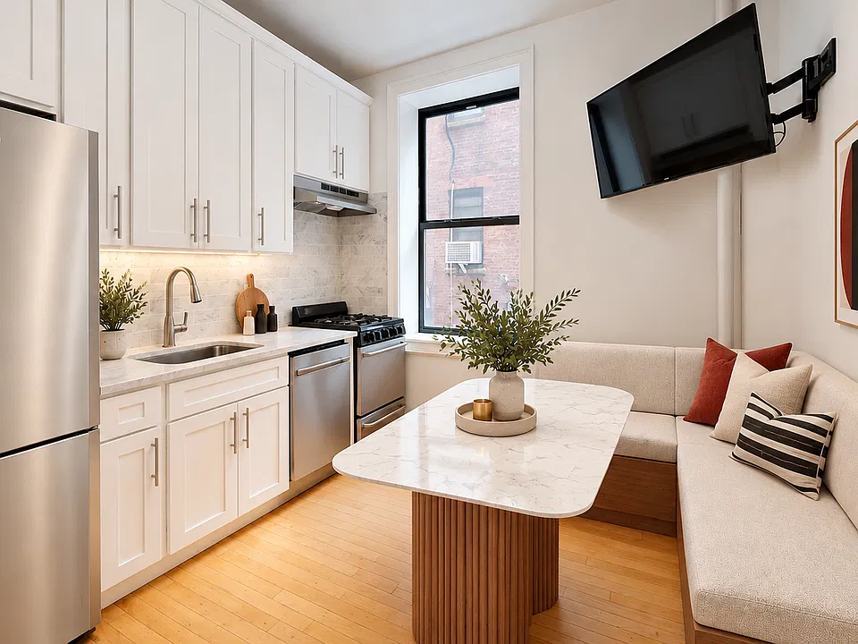 245 W 51st St #28