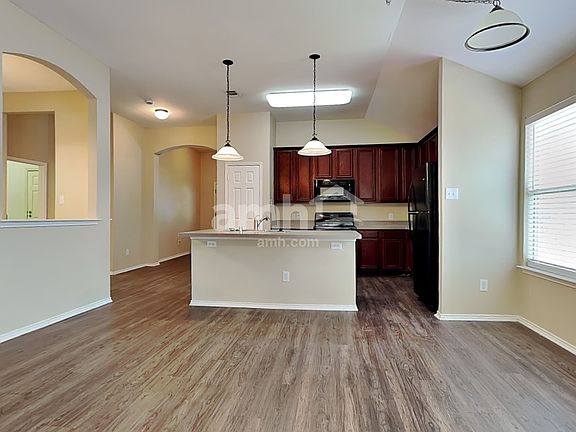 3rd image of 406 Fireberry Dr