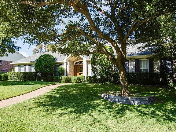3rd image of 308 Stonebridge Dr